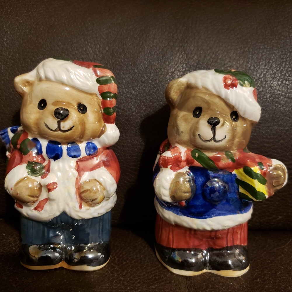 Christmas bears salt and pepper shakers